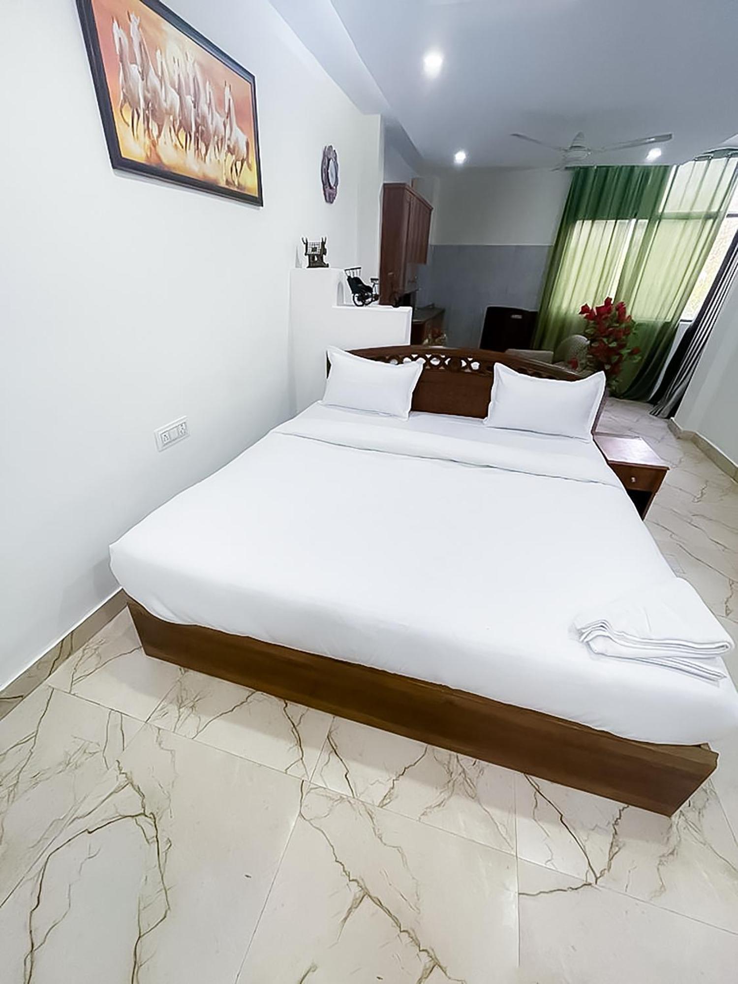 C-49 Hauz Khas Inn Hotel New Delhi