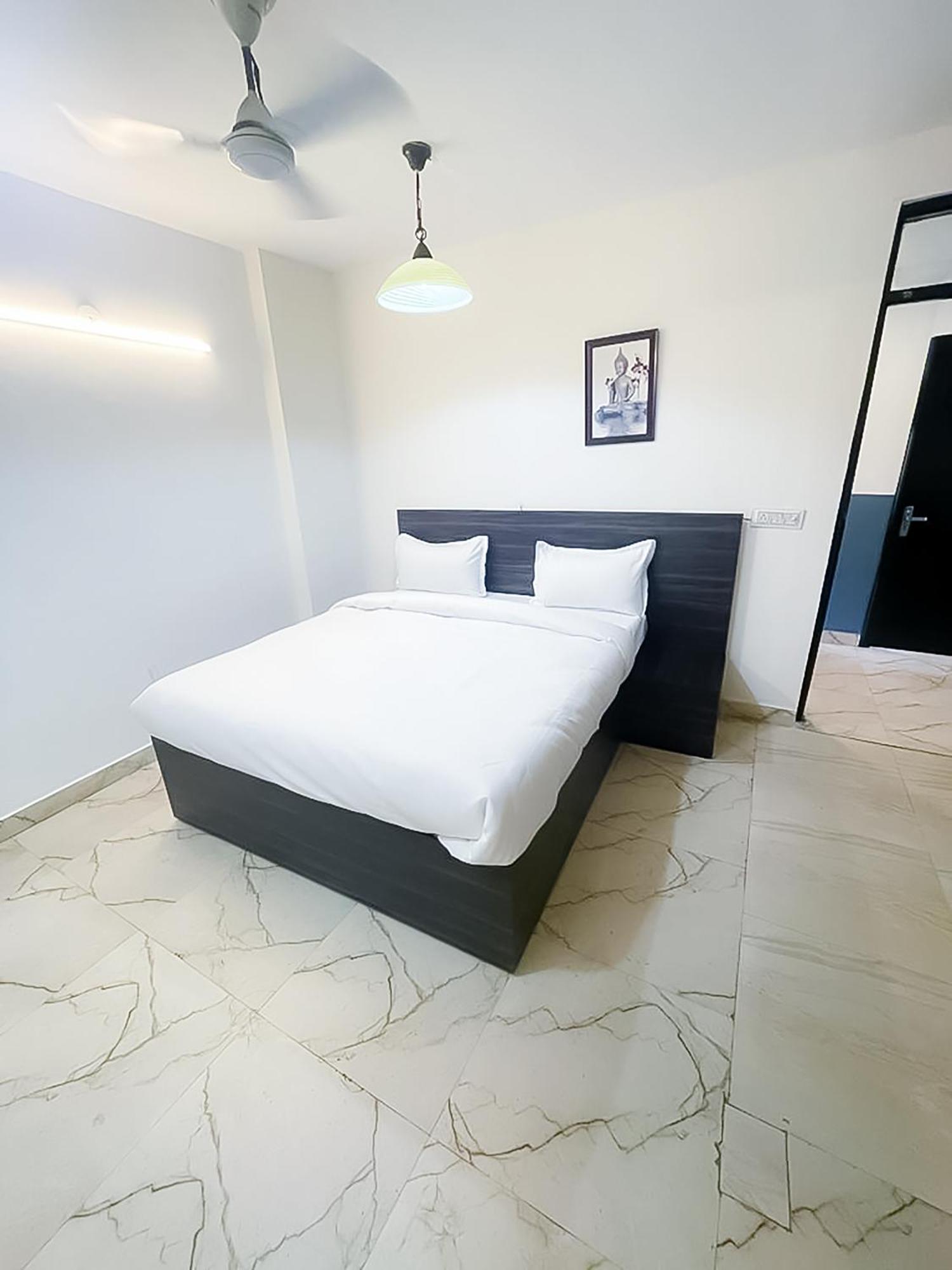 Hotel C-49 Hauz Khas Inn