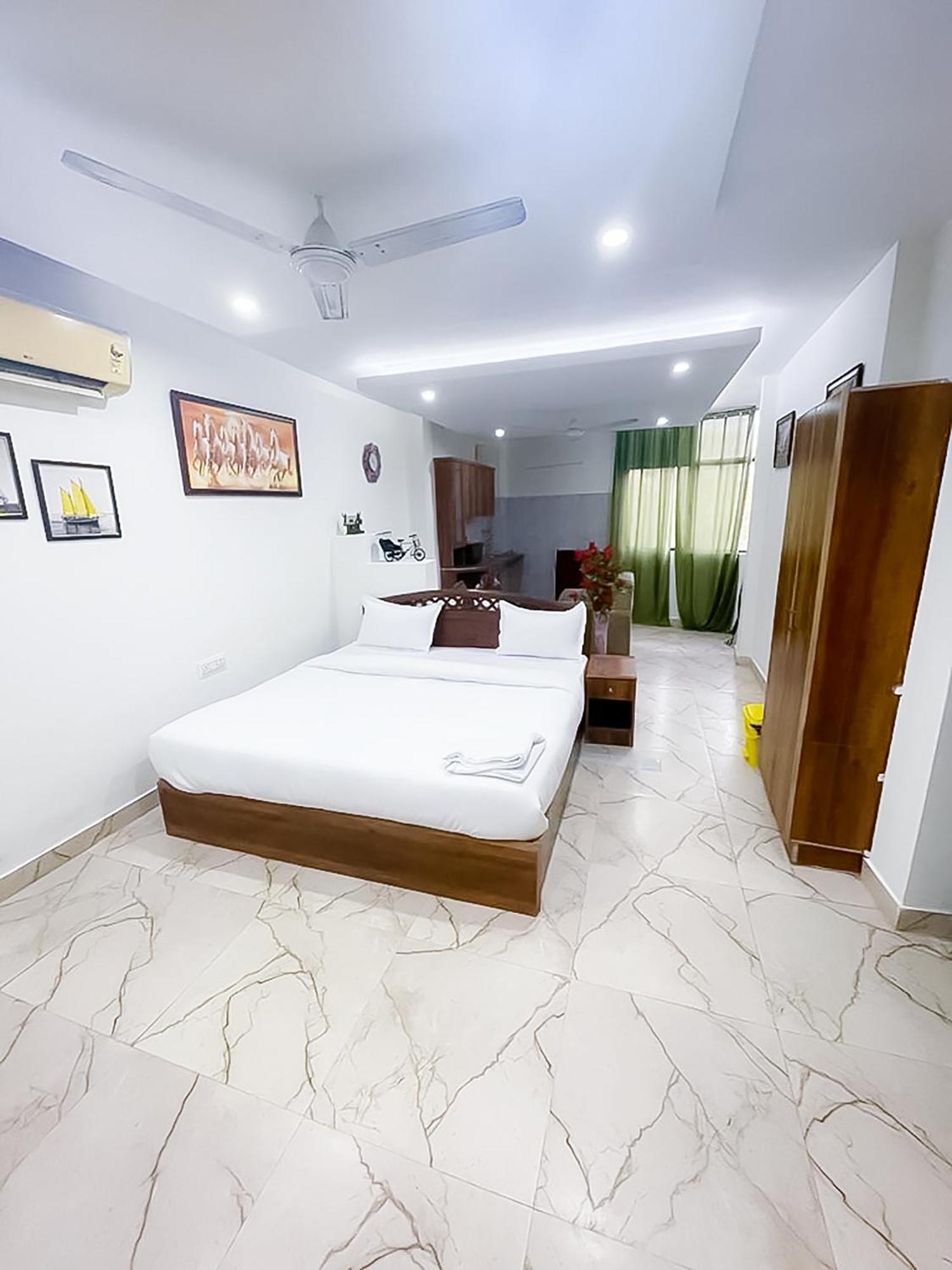 C-49 Hauz Khas Inn Hotel 3*